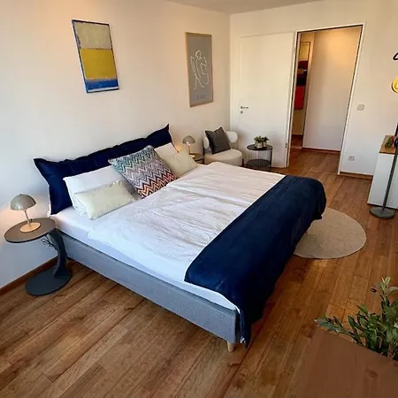 Beckhomes Munich, Stylish, & Modern 3br Up To 7 Pax דירה *