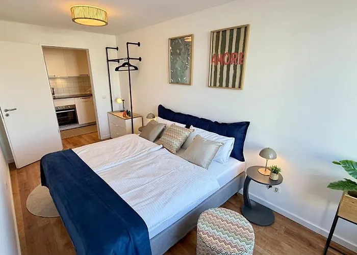 Beckhomes Munich, Stylish, & Modern 3br Up To 7 Pax *